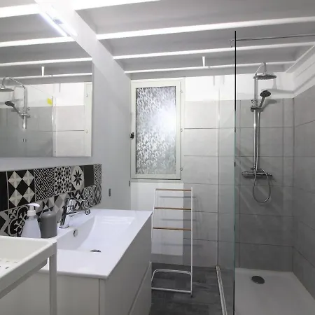 La Bourboule: T2 Duplex 3* Hyper Centre Avec Parking - Fr-1-608-233