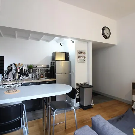 La Bourboule: T2 Duplex 3* Hyper Centre Avec Parking - Fr-1-608-233