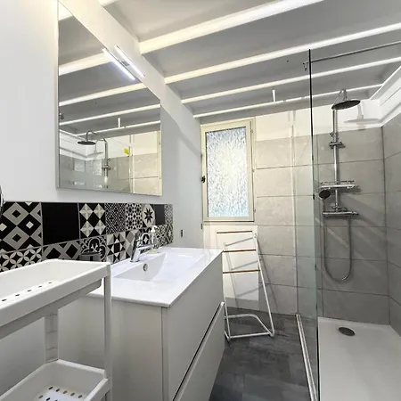 La Bourboule: T2 Duplex 3* Hyper Centre Avec Parking - Fr-1-608-233